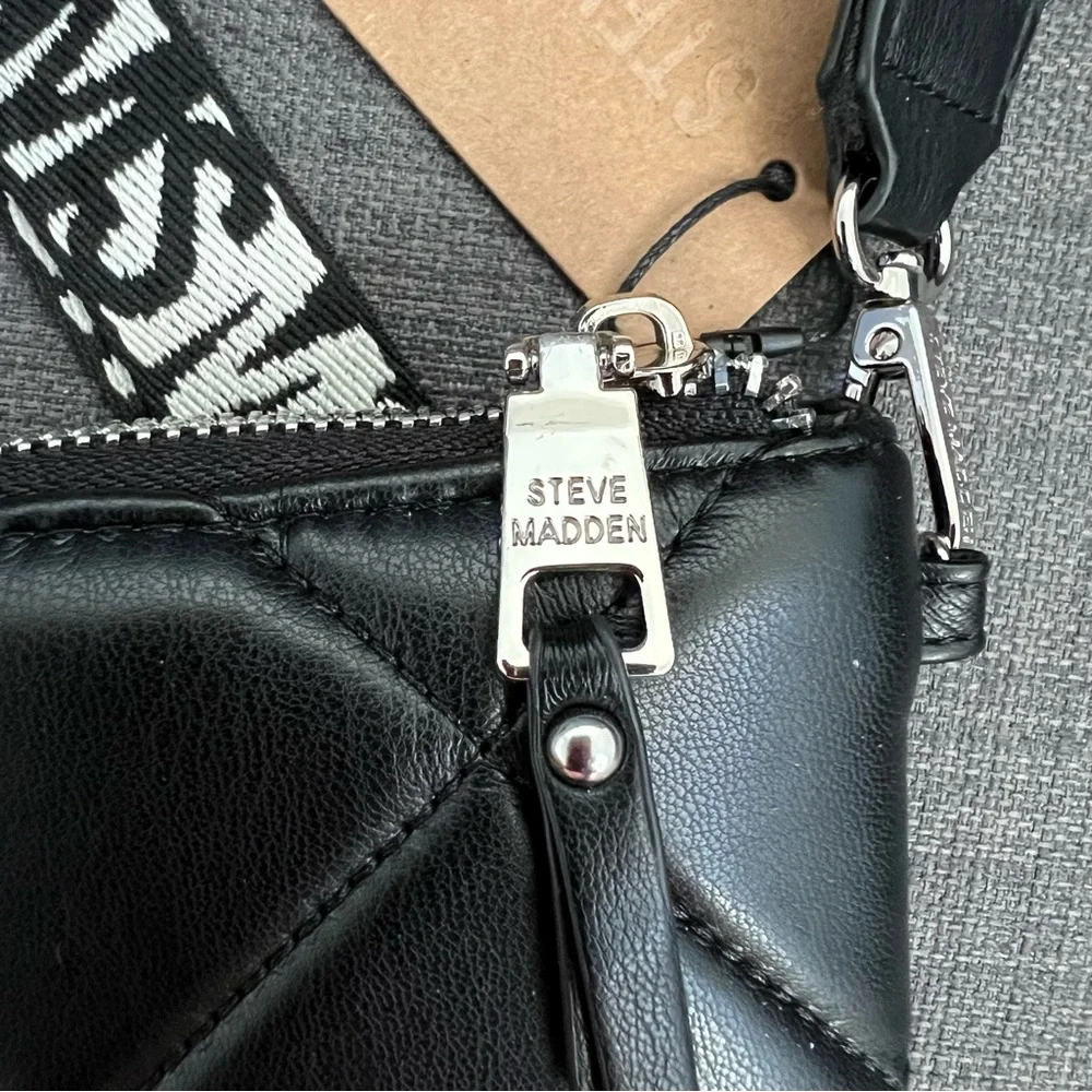 NWT STEVE MADDEN QUILTED PHONE CASE WALLET ON LANYARD - Picture 3 of 7